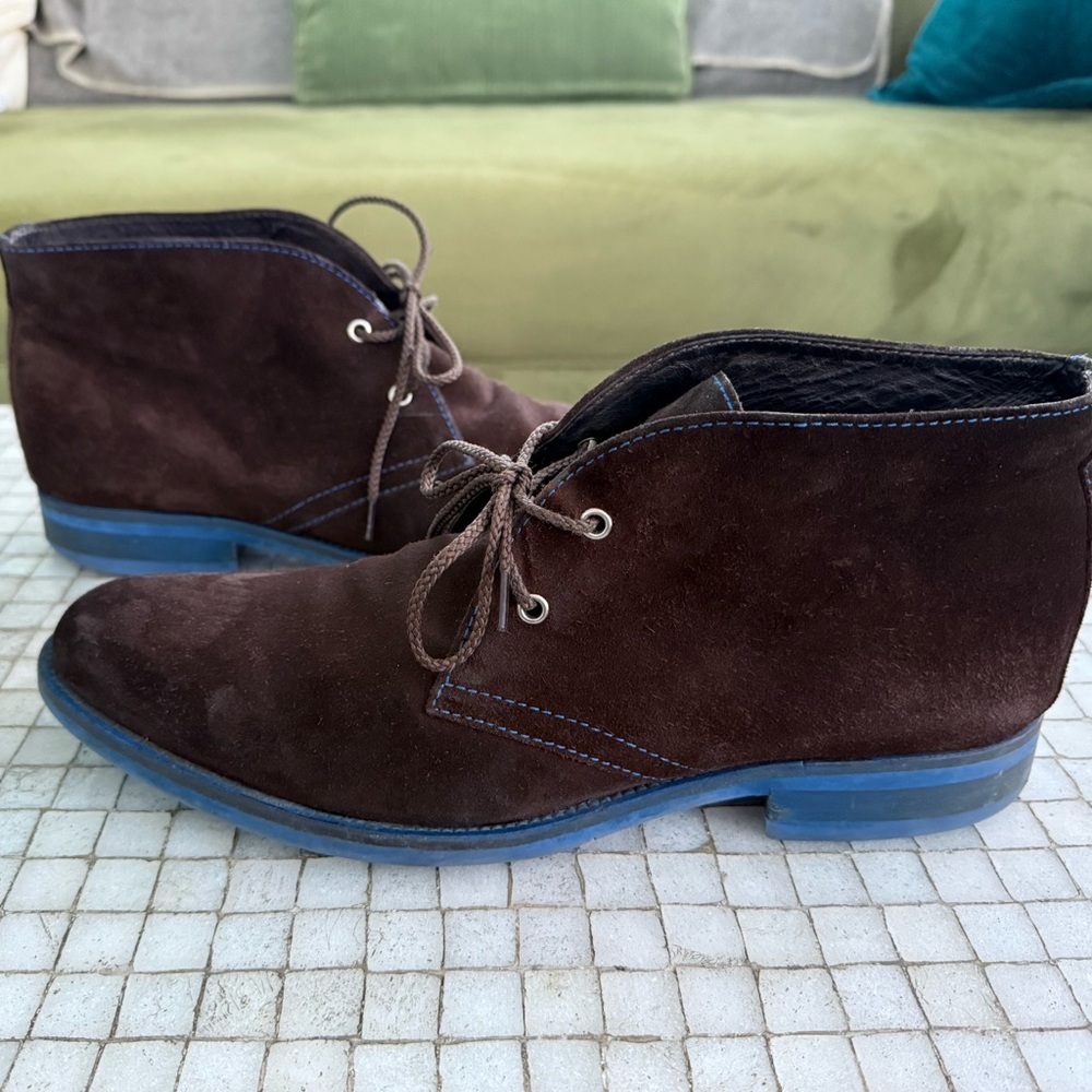 Donald J Pliner Italian crafted, pointed toe Chukka boots.
